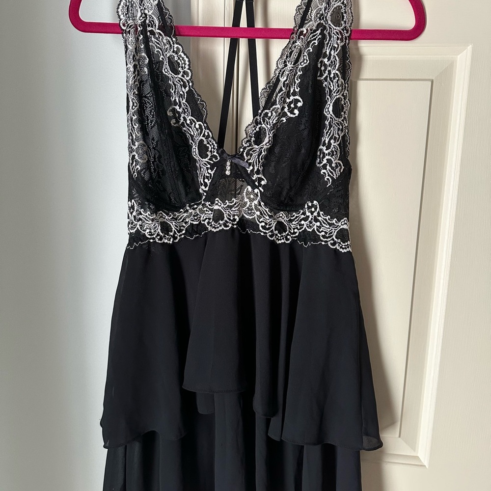 Beautiful Black Lace Nightie Large Negligée